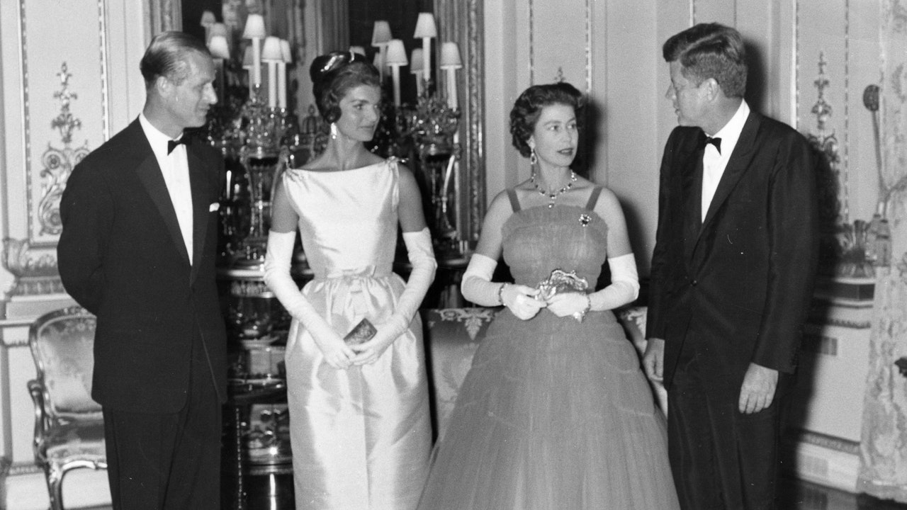 בתוך הערב ה"מביך" של המלכה אליזבת עם ג'ון קנדי ​​וג'קי קנדי