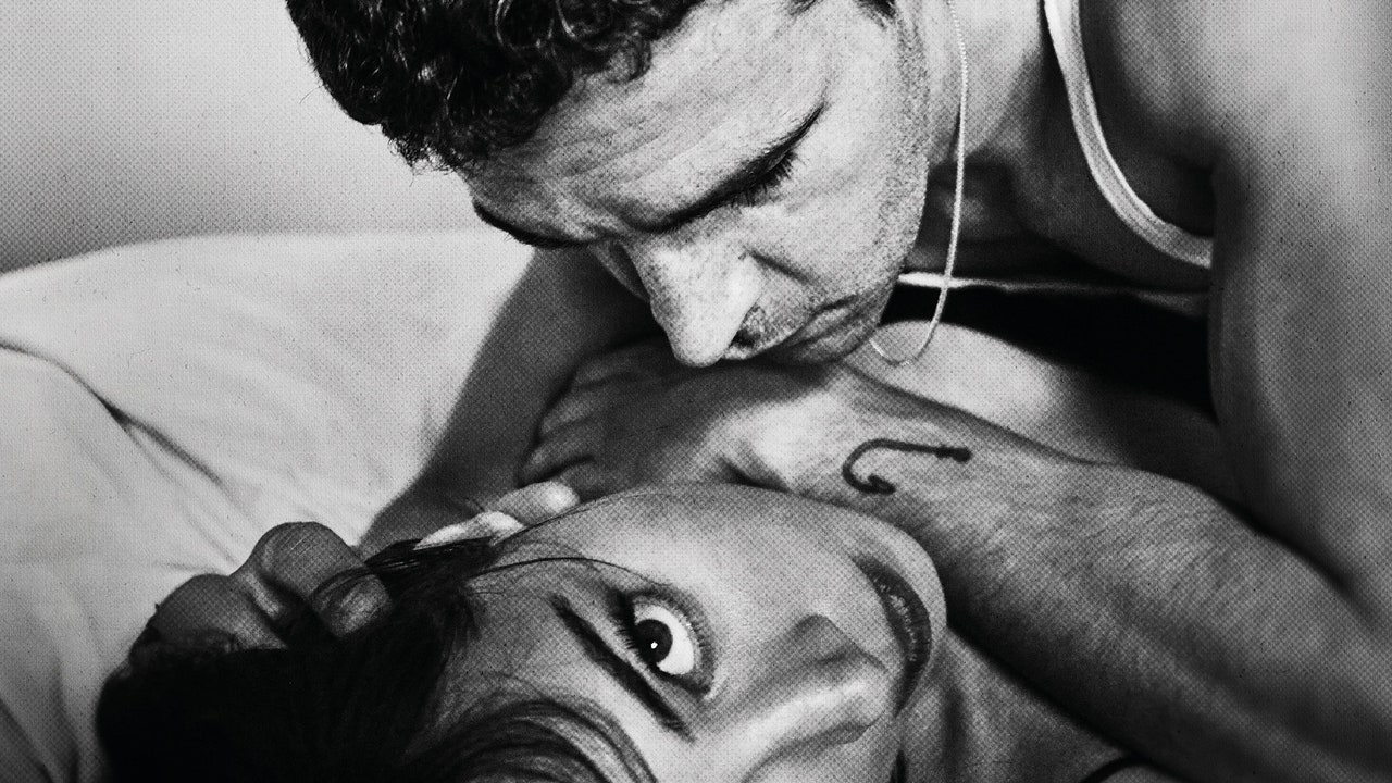 אוברי פלאזה תעשה את הופעת הבכורה שלה בבמה לצד כריסטופר אבוט בדני והים הכחול העמוק