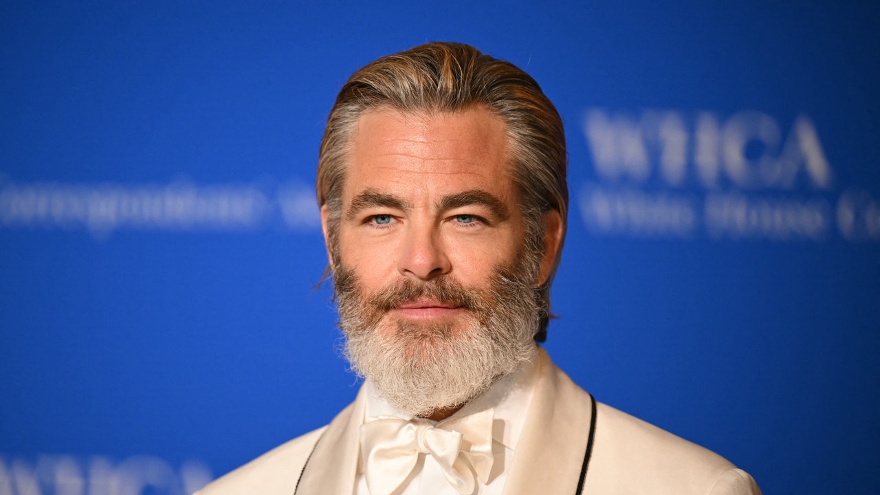 הוליווד יורדת אל DC כשסקרלט ג'והנסון, דא'ויין ג'וי רנדולף וכוכבים אחרים משתתפים בארוחת הערב של כתבי הבית הלבן