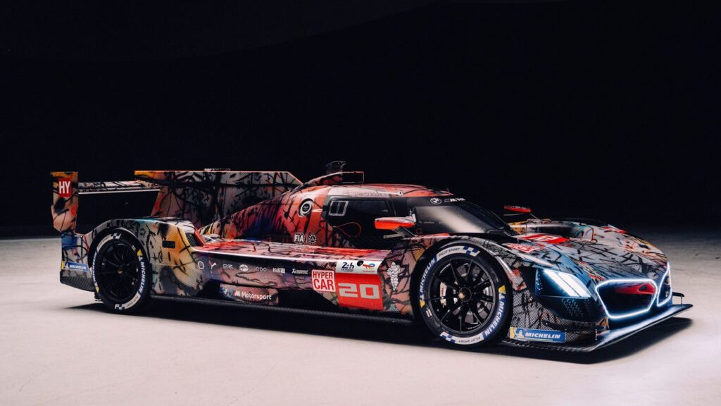 בתוך היצירה של מכונית האומנות של ג'ולי מהרטו של ג'ולי מהרטו