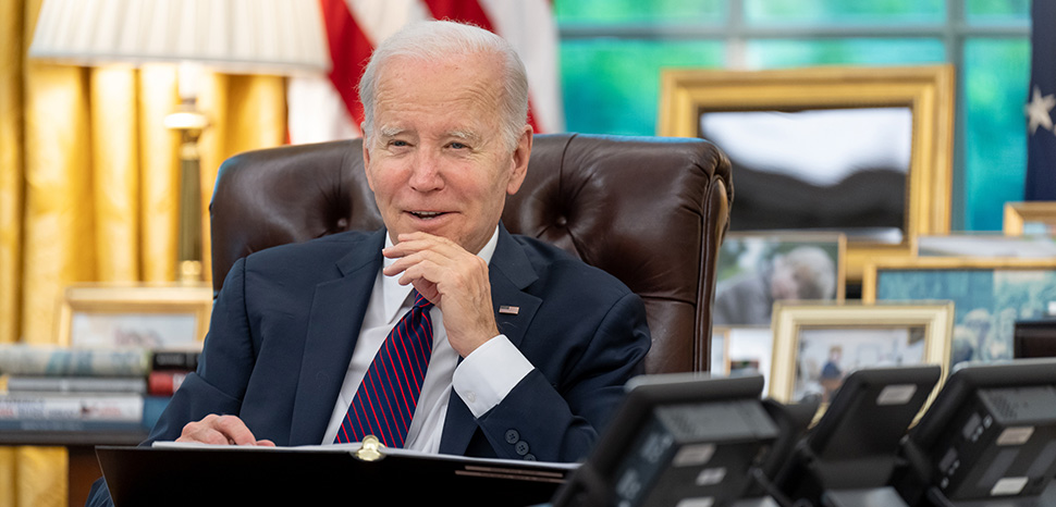 cc The White House, modified, https://www.flickr.com/photos/whitehouse/52903699890