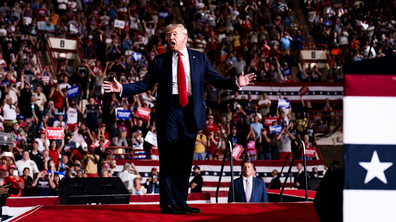 בעלות הברית של טראמפ חוששות שהוא מחבל בקמפיין שלו