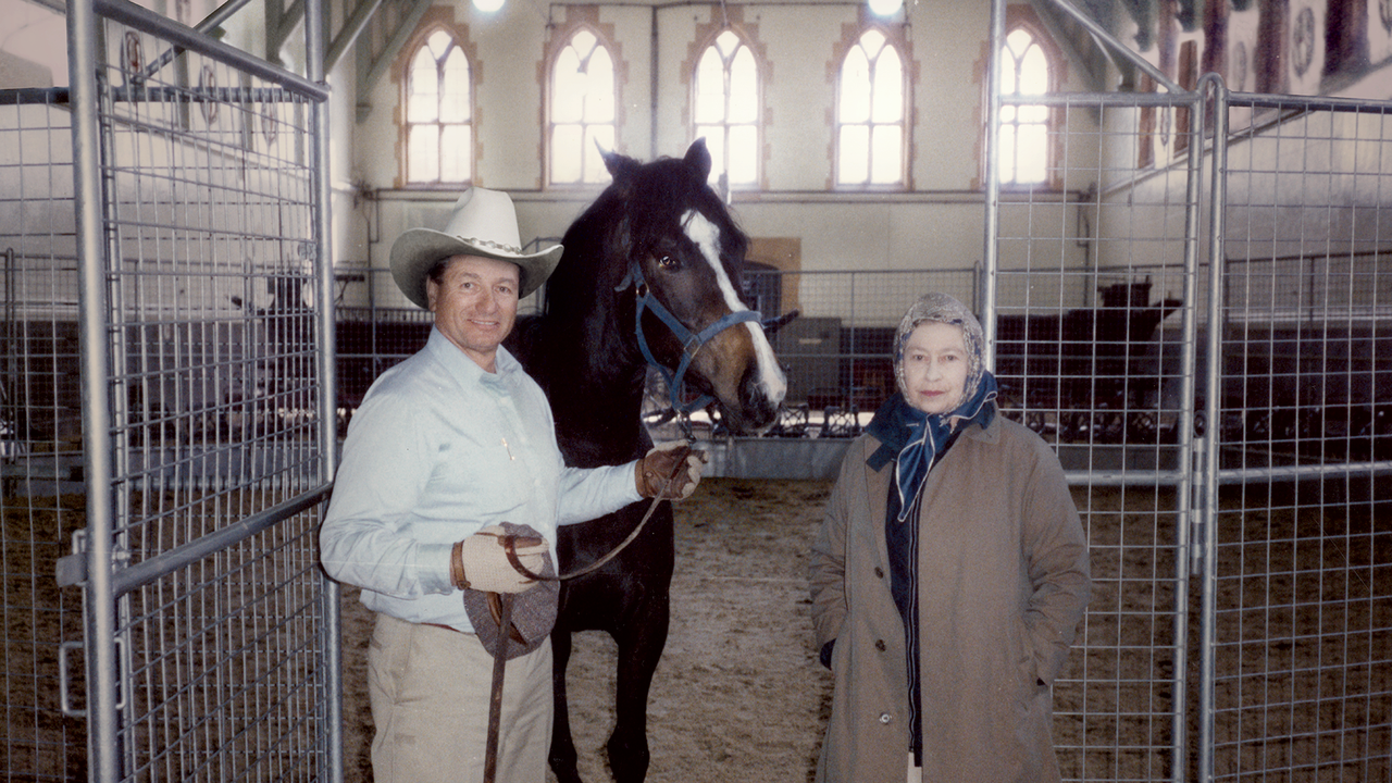 "הלוחשת לסוסים" של המלכה אליזבת מדברת על מערכת היחסים "הקרוב ככל האפשר" שלהם