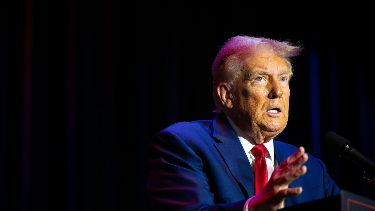 טראמפ חוזר שוב להתקפות אישיות, וכינה את האריס "נכה נפש" כשכמה רפובליקנים מתכווצים