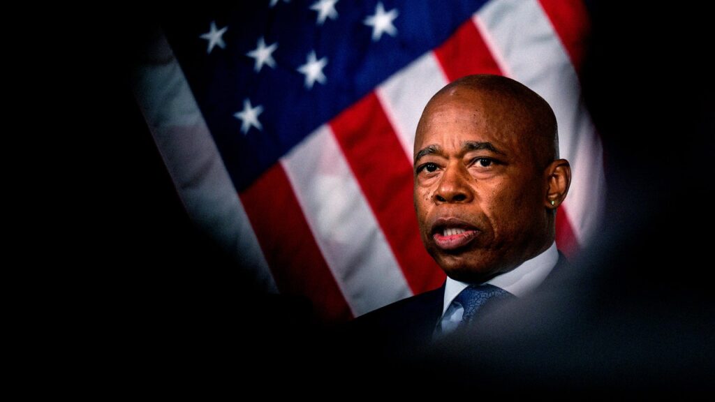 מדוע אריק אדמס מסרב לנקות בית בלשכת ראש העיר