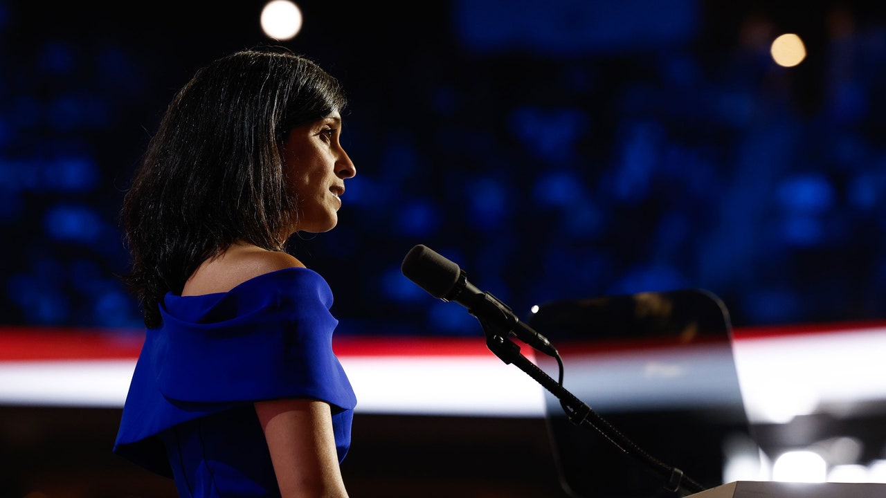 אושה ואנס קוראת את האיליאדה, שיר על זעם גברי. המתרגם המפורסם שלו רואה אירוניה.