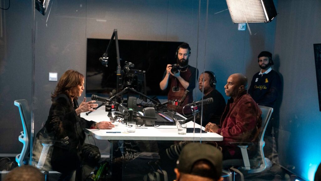 קמאלה האריס מסכימה עם שרלמניה שהחזון של טראמפ לאמריקה הוא "פשיזם"