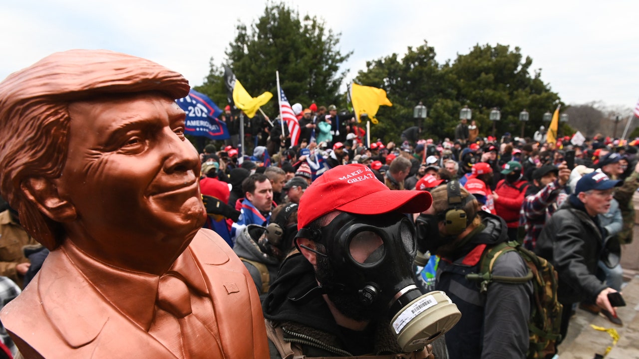 רוב מצביעי ה-Swing State חוששים מאלימות אם טראמפ יפסיד וחושבים שהוא לא יקבל תבוסה: דיווח