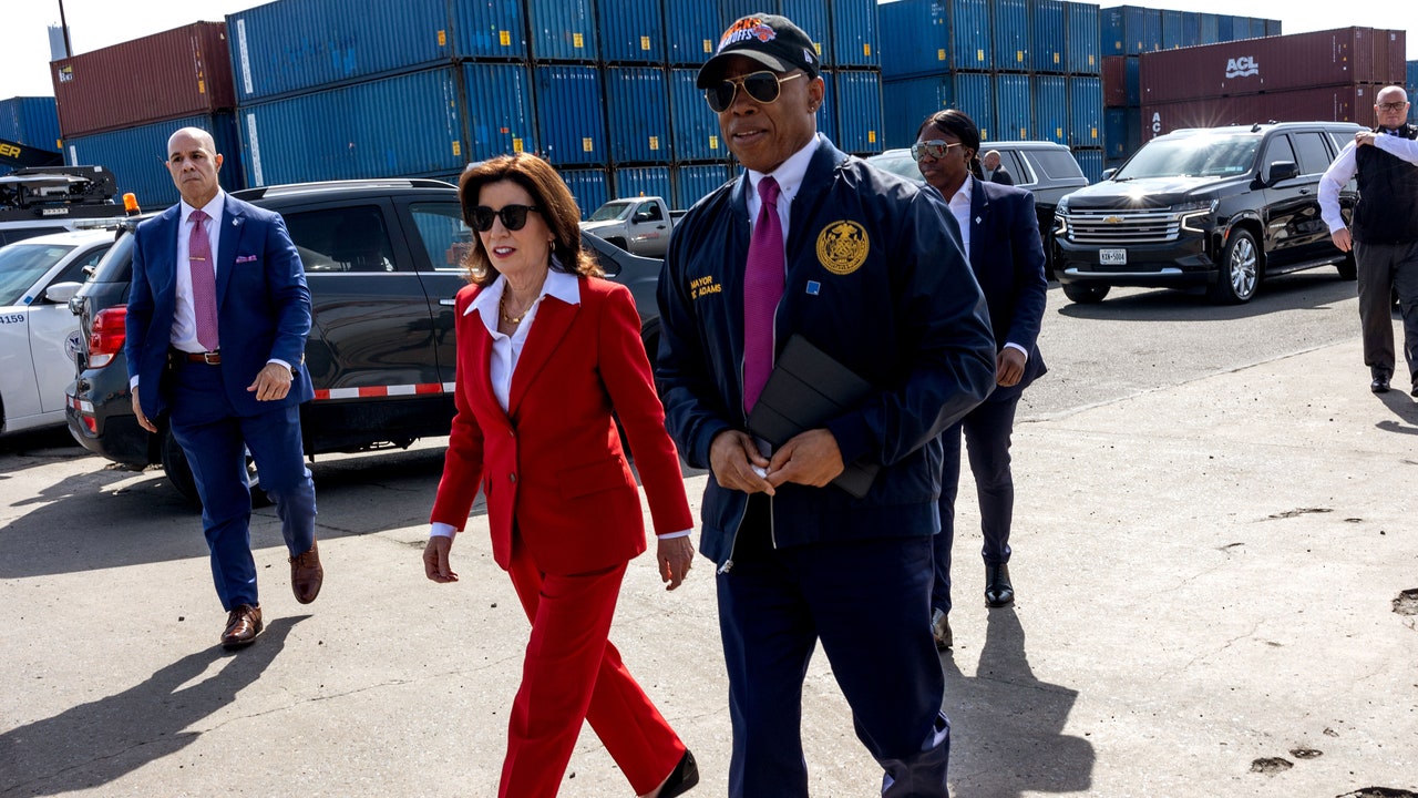 בלגן כחול גדול: האם אריק אדמס, קתי הוצ'ול ו-NY Dems מכינים את הבמה לזכיות ב-MAGA?