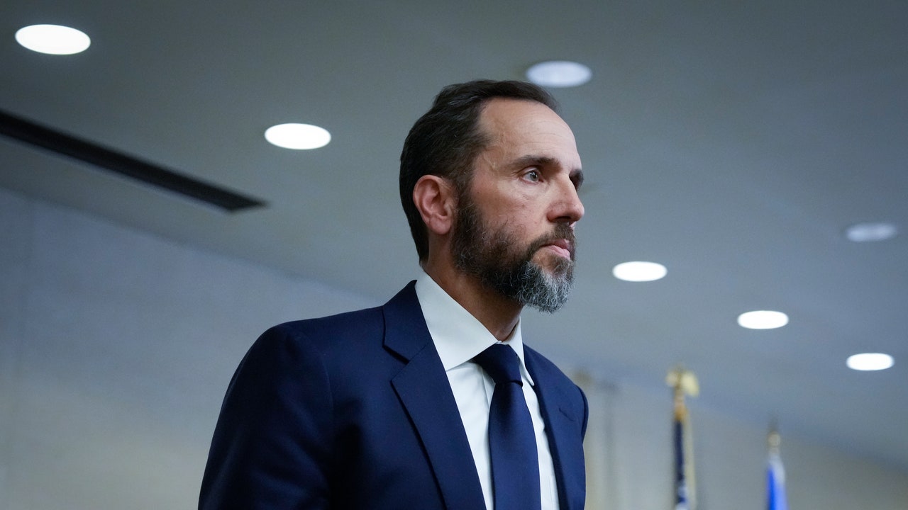 דונלד טראמפ ברח מהכל