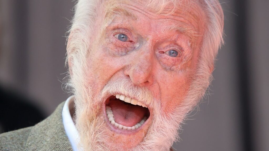 דיק ואן דייק אומר שהוא שמח שהוא "לא יהיה בסביבה" לכהונתו השנייה של טראמפ