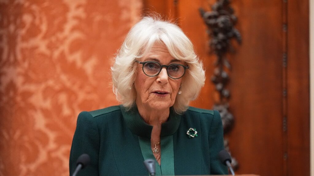 המלכה קמילה, עדיין מחלימה ממחלה, "מקווה לחזור" בקרוב