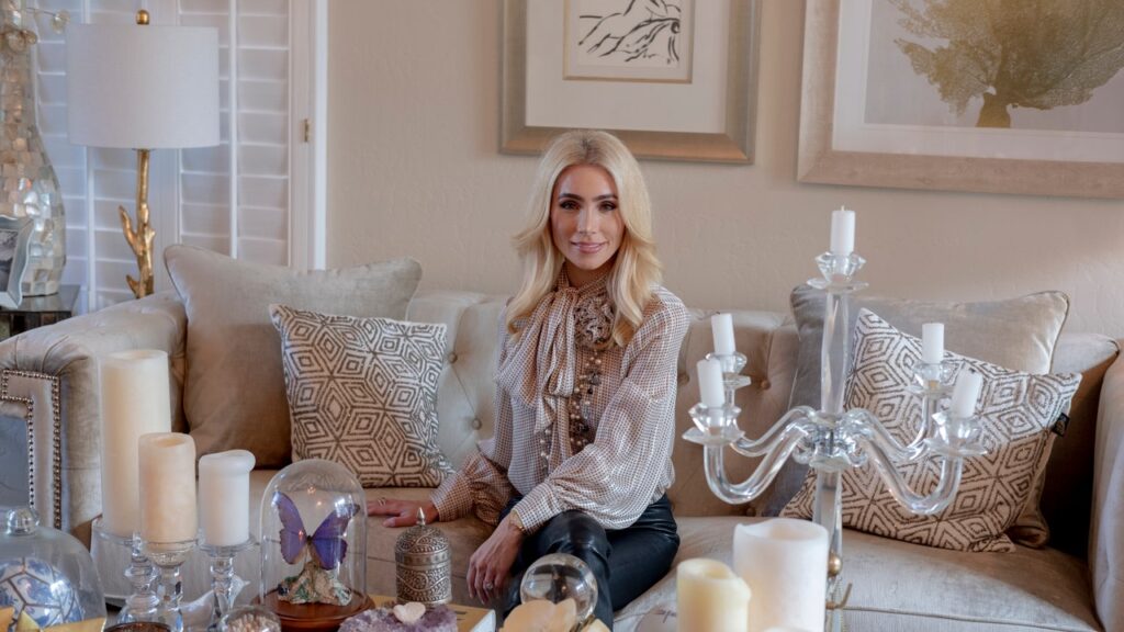 משפיעני MAGA מחפשים משרות מובילות בבית הלבן של טראמפ