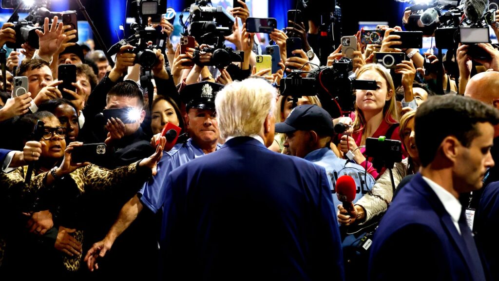 עיתונאים מתכוננים לטירוף של בית הלבן השני של טראמפ