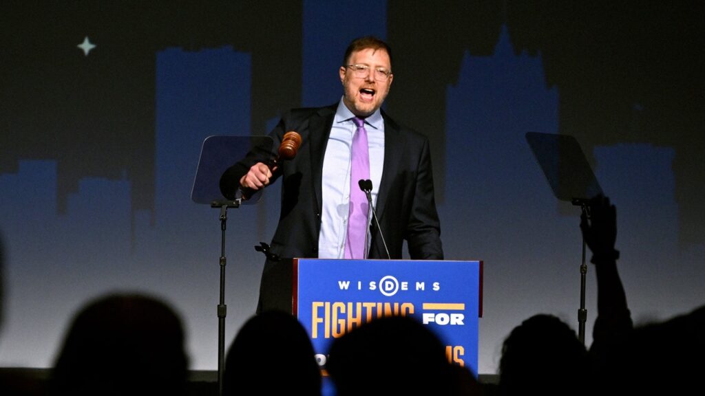 מדוע בן ויקלר רוצה את המפתחות ל-DNC: "המותג הדמוקרטי נשבר"