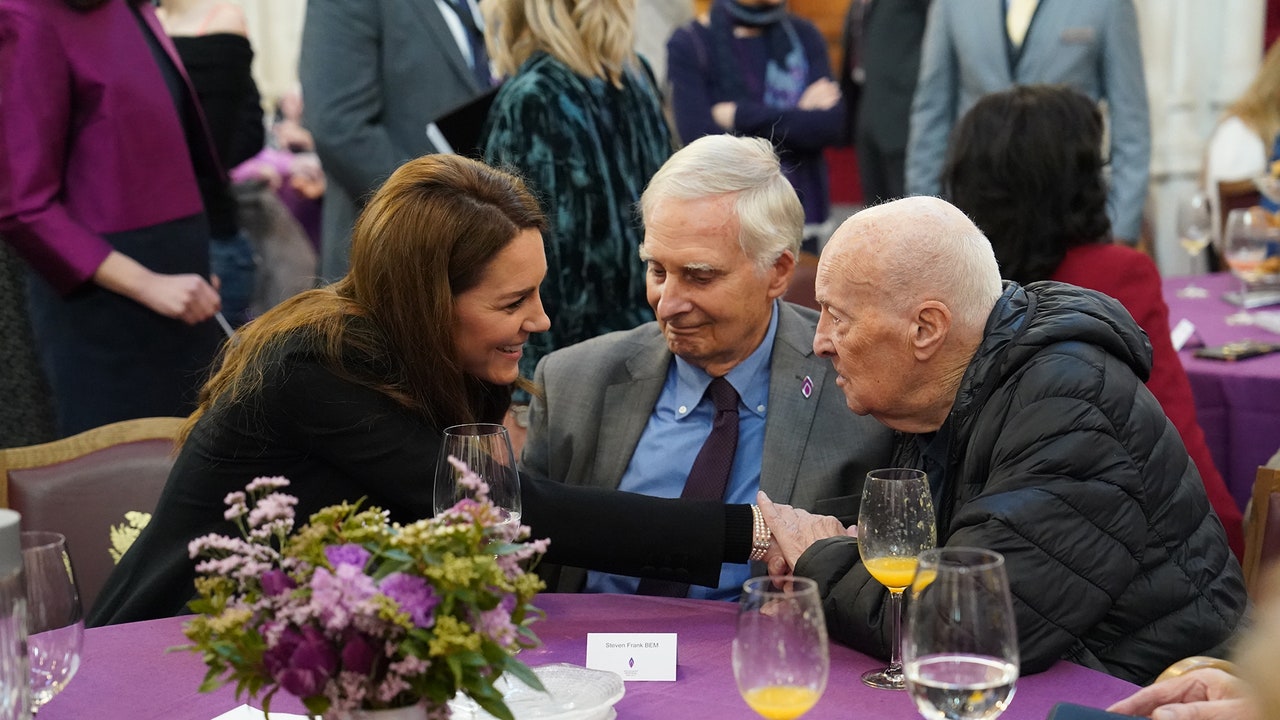 קייט מידלטון מתאחדת עם ניצולי השואה שצילמה בשנת 2020