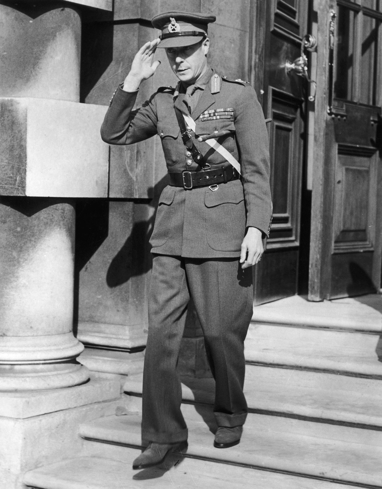 תמונה עשויה להכיל קצינה אדוארד השמיני.