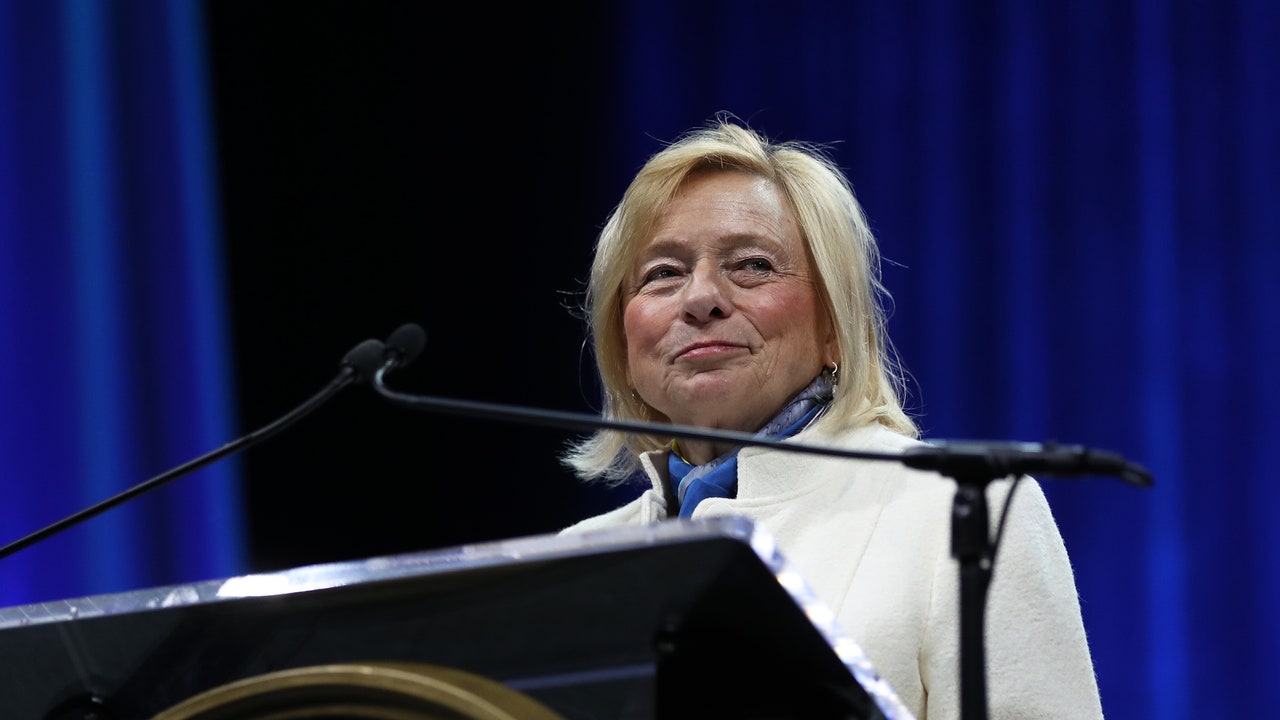 מושל מיין מתנגש עם טראמפ על ספורטאים טרנסג'נדרים: "נתראה בבית המשפט"