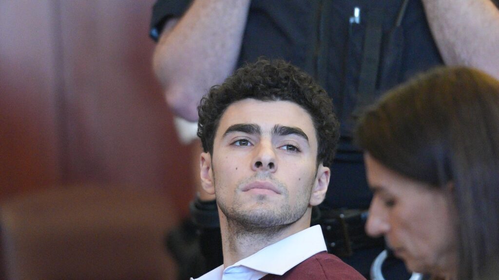 לואיג'י מנגיונה שוברת שתיקה כדי להביע הכרת תודה לתומכים