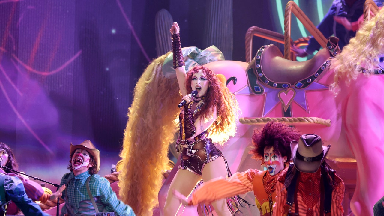 צ'אפל רואן זוכה באמן החדש הטוב ביותר ב- Grammys 2025