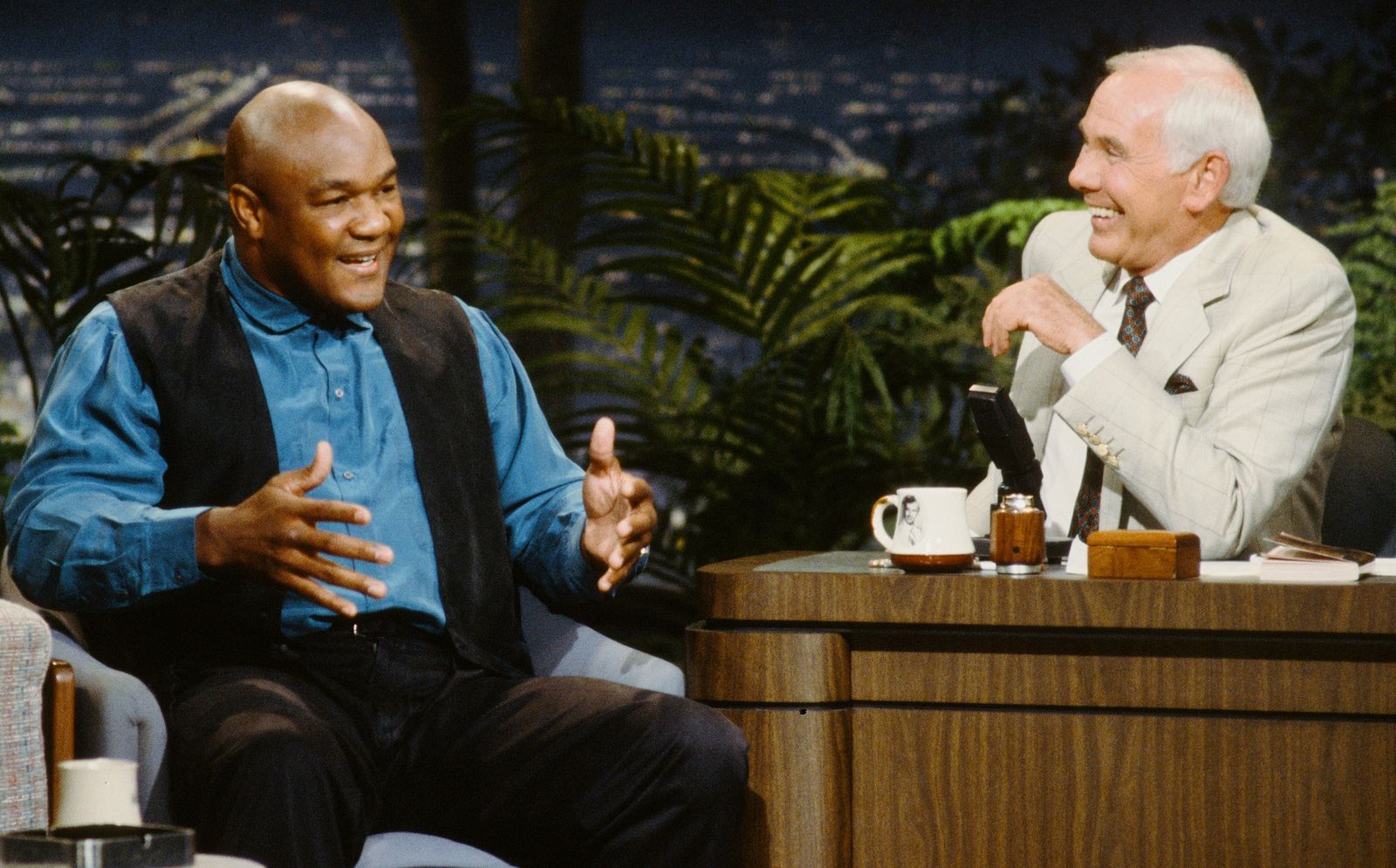 תמונה עשויה להכיל מנהל עבודה של ג'ורג 'ג'וני קרסון אנשי גביע למבוגרים.