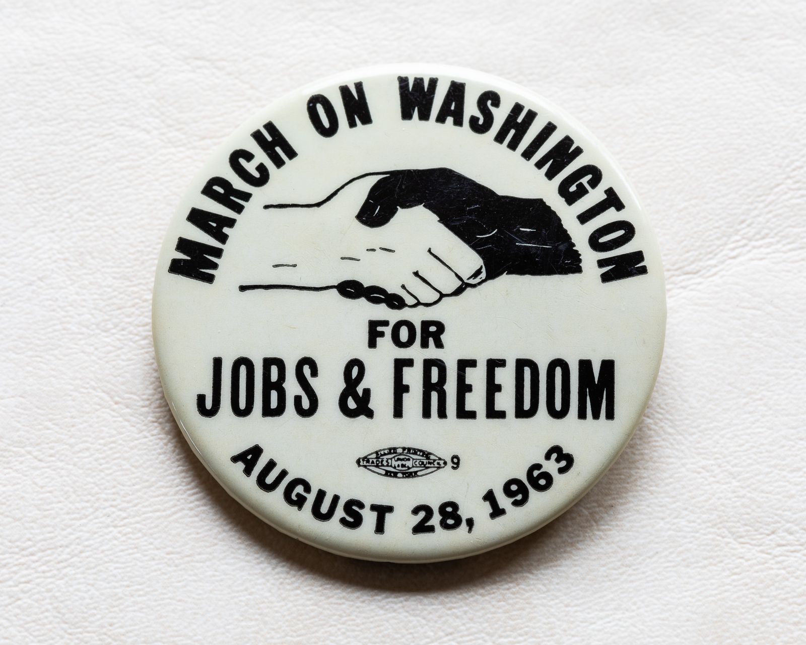 תמונה עשויה להכיל לוגו תג סמל כדור רוגבי רוגבי וספורט