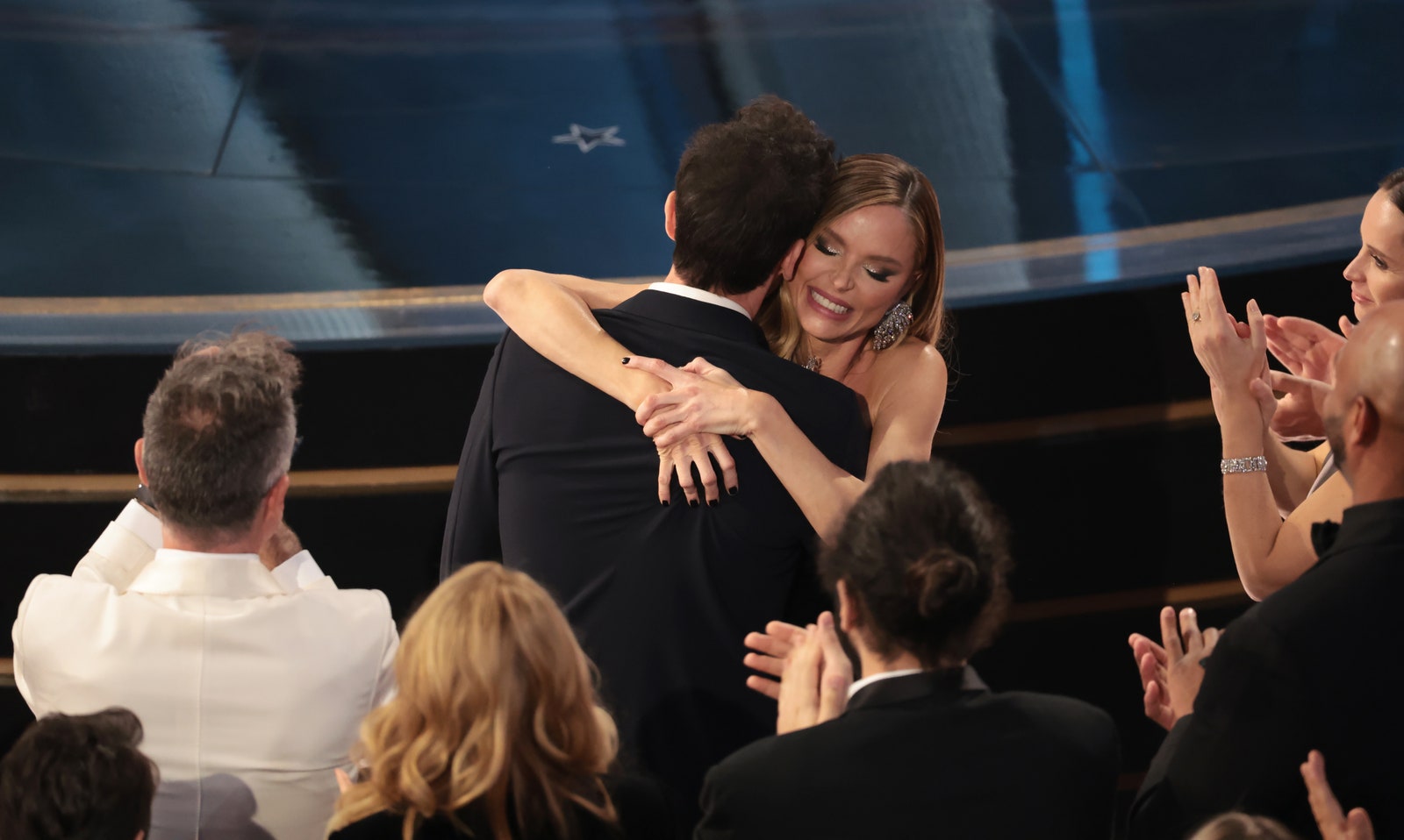 תמונה עשויה להכיל את ג'ורג'ינה צ'פמן פליסיטי ג'ונס אדם מבוגר ריקודים ופעילות פנאי