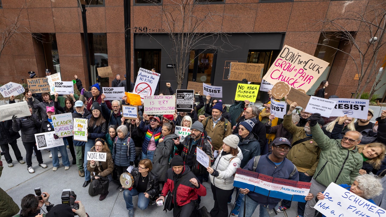 לא תחסוך מחשבה לסיור הספרים של צ'אק שומר?