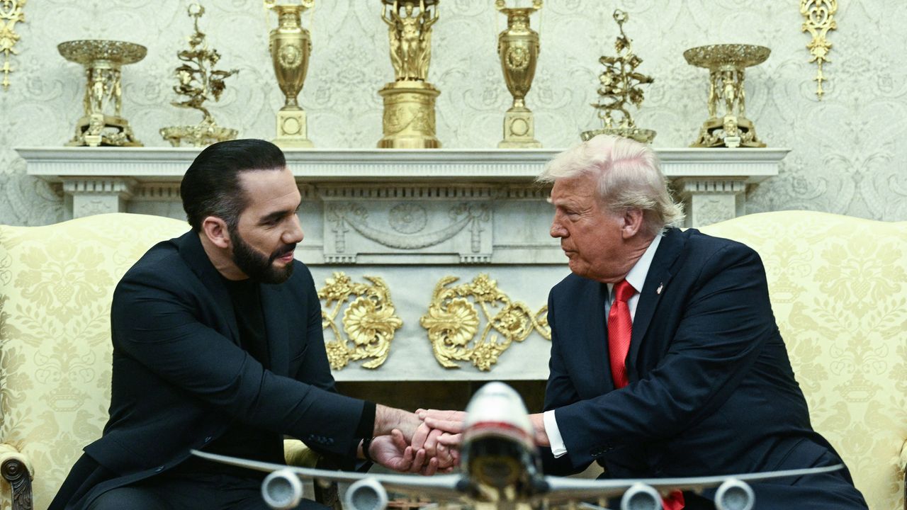 בית המשפט העליון חוסם את השימוש במנהל טראמפ בחוק מלחמה כדי לגרש מהגרי ונצואלה, לפחות לעת עתה