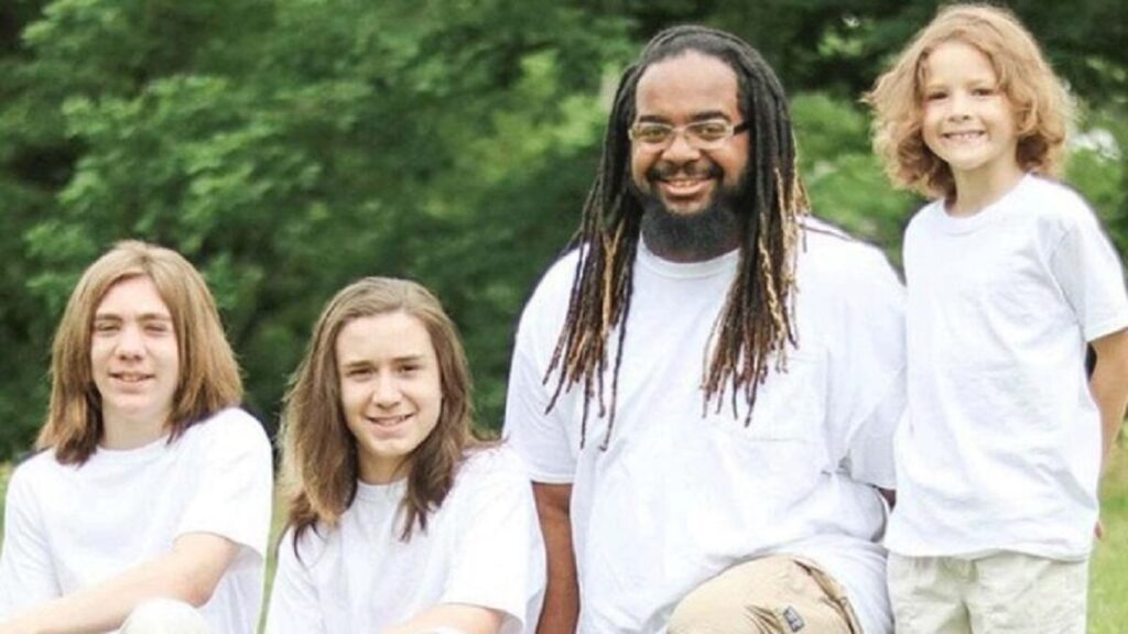 ההורים נטשו אותו