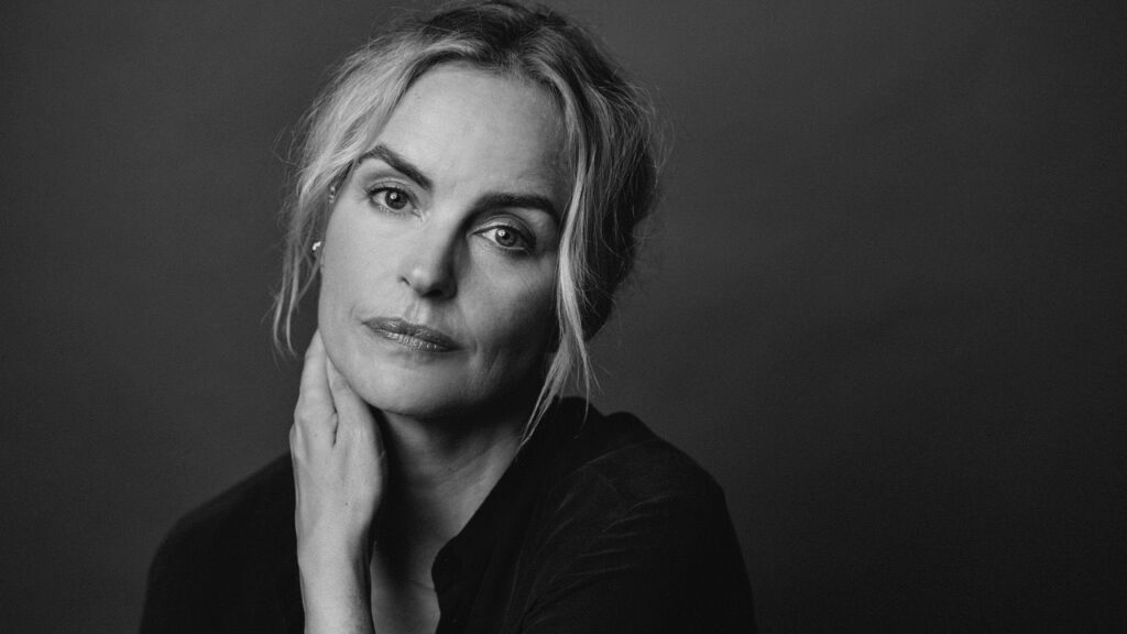 נינה הוס אומרת שתפקידה בעיבוד חדש של פרדס הדובדבן של צ'כוב "יצא מהכחול"