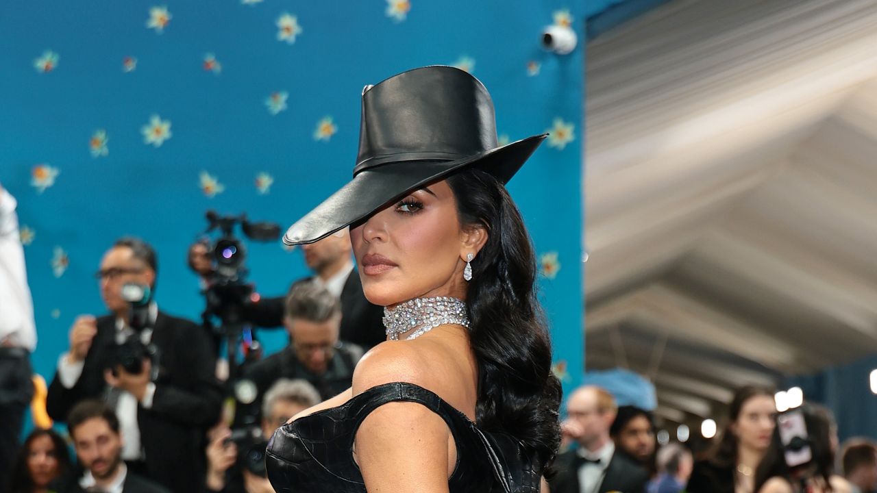 קים קרדשיאן דונס מלוטש, סט אפל עבור Met Gala 2025