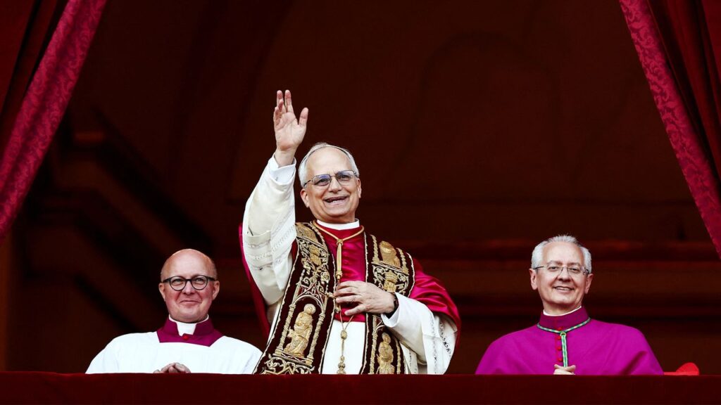 האפיפיור החדש, הקרדינל רוברט פרנסיס פרווסט, הוא הפונטיף האמריקני הראשון