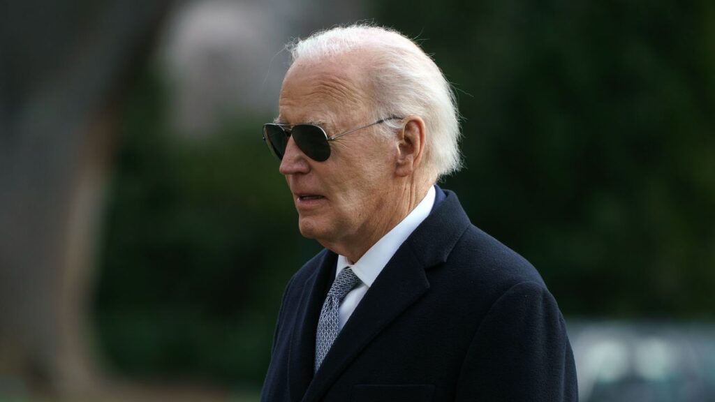 הדמוקרטים לא יכולים להתעלם מלהרדים פרטים חדשים על ירידתו של ג'ו ביידן