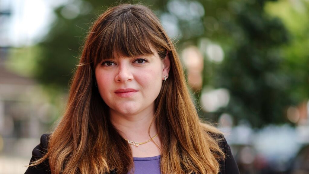 רוץ למשהו מייסד ב- AOC, הסיכוי "לבנות מחדש", והקריאה של הדור הבא לפעולה