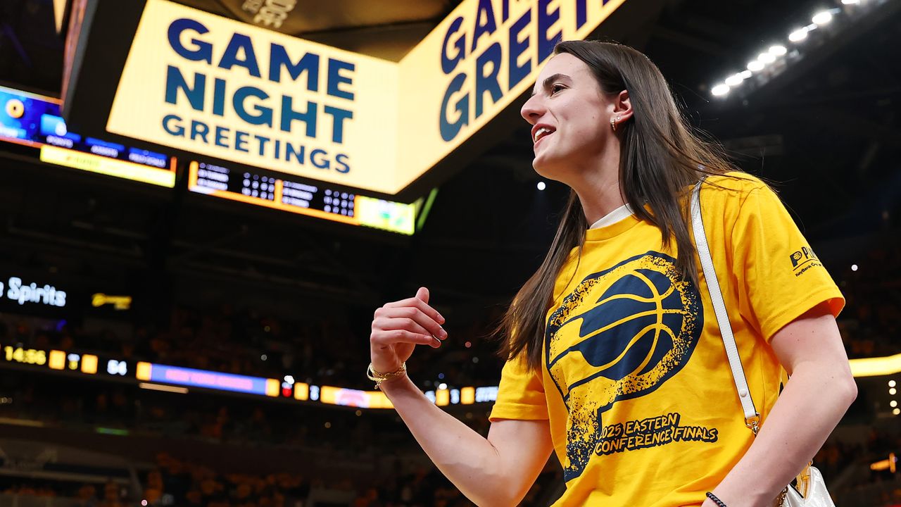 קייטלין קלארק, קיילי ג'נר, וטימוטה צ'למט צפו בניו יורק ניקס נופלים לאינדיאנה פייסרס