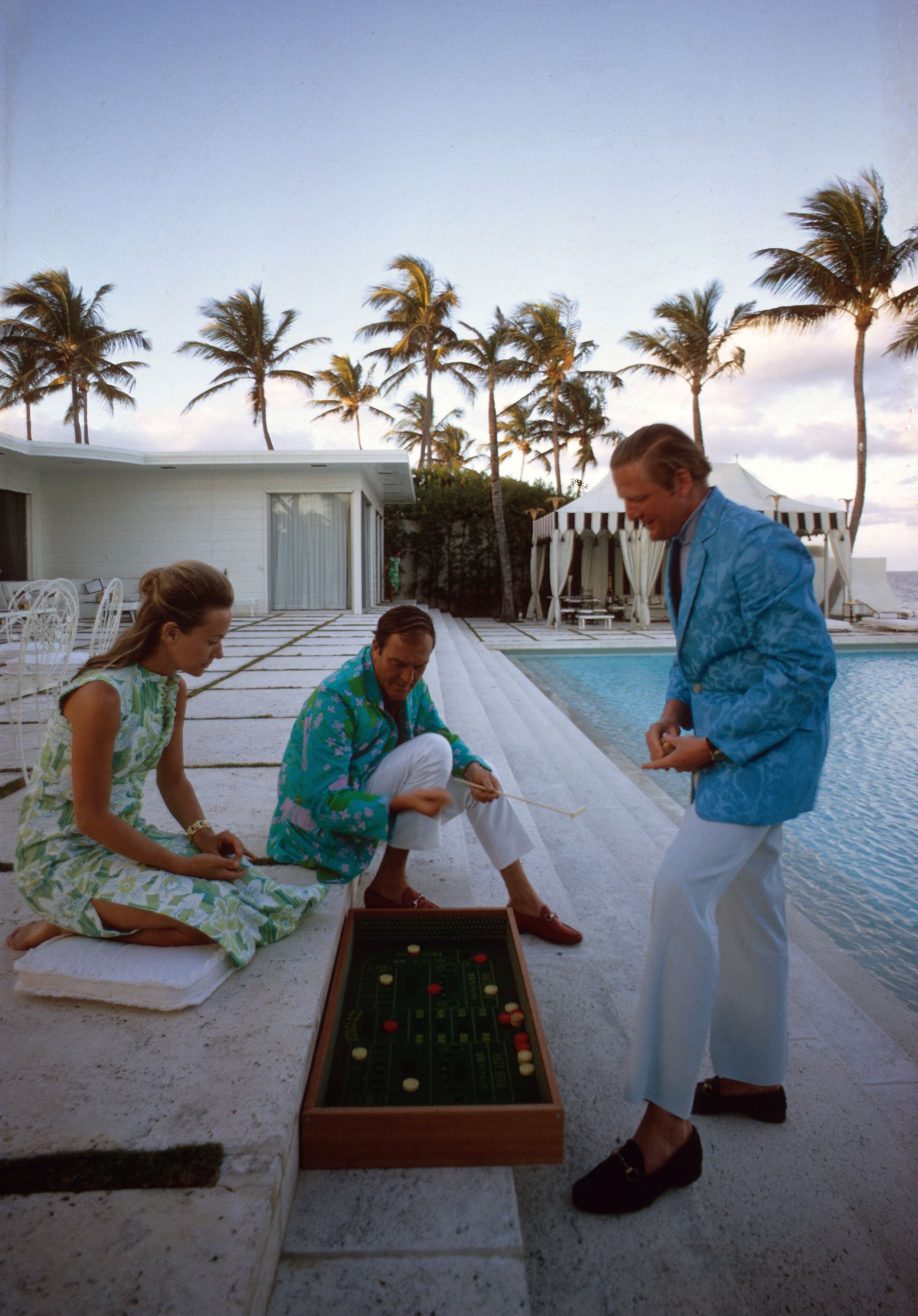 תמונה עשויה להכיל עץ דקל עץ צמח עציץ צמח ראש ראש צילום צילום דיוקן ביגוד ומכנסיים