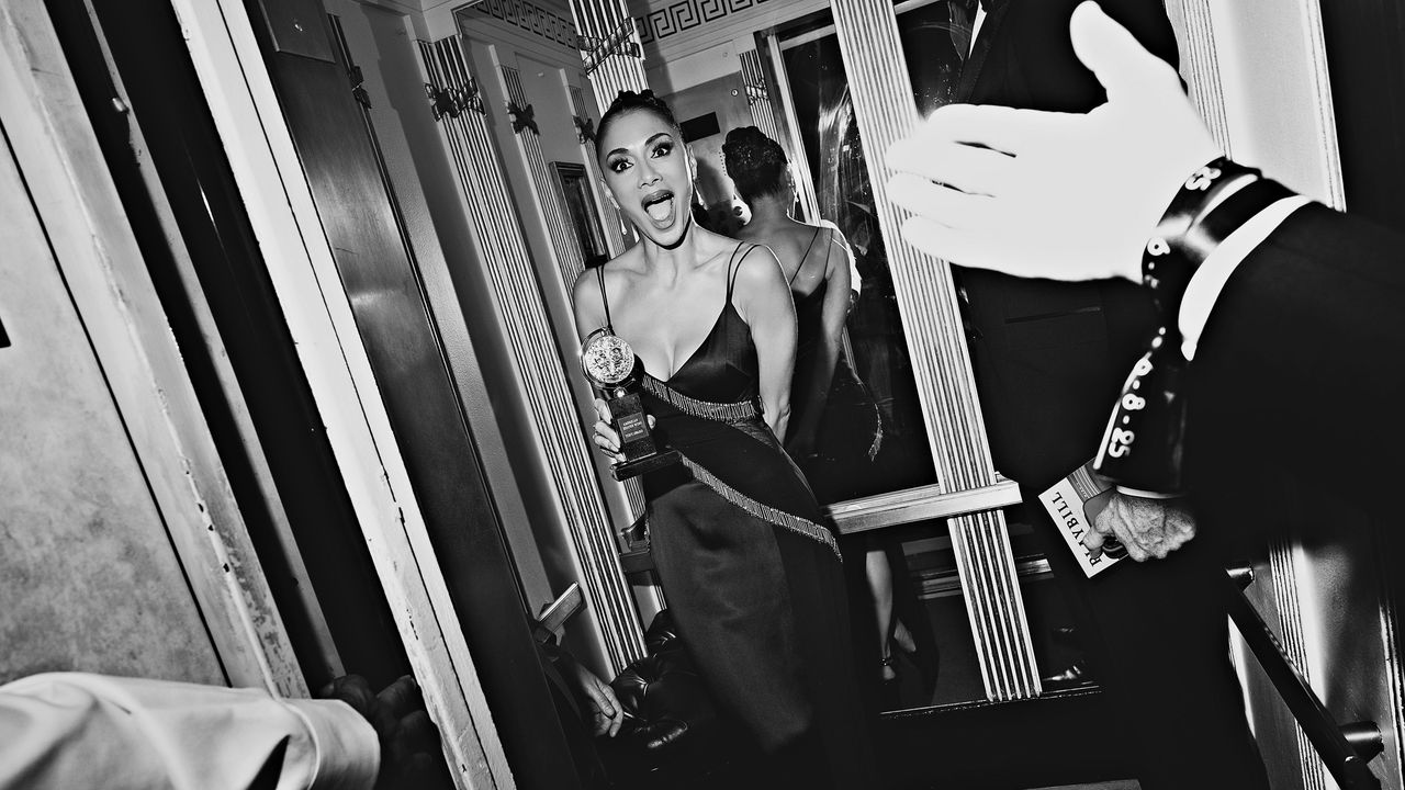 ממדלי הרוק של דארן קריס משנות ה -90 ועד האיחוד הדומם של קול אסקולה, פרסי טוני 2025 הזוכים נפרדו עד עלות השחר