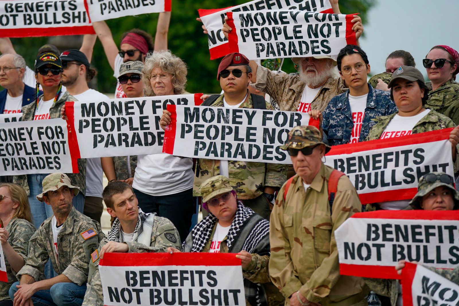 הפגנות נגד גופני