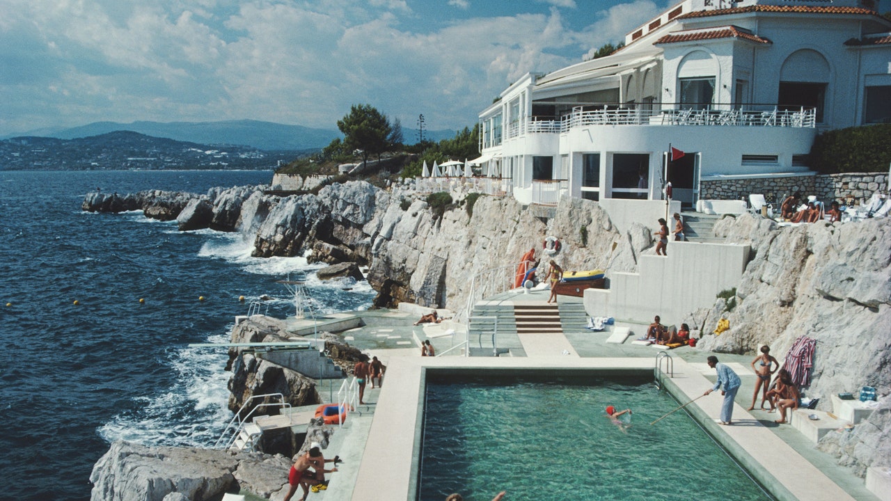 אף אחד לא תפס את ויברט הקיץ באלגנטיות יותר מאשר ארונים רזים