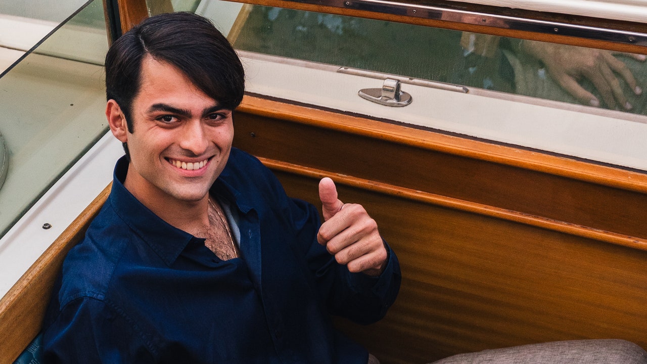 Matteo Bocelli השמיע את קבלת הפנים לחתונה של Bezos-Sánchez עם הקלאסיקה של אלביס פרסלי משנת 1961 אני לא יכול שלא להתאהב