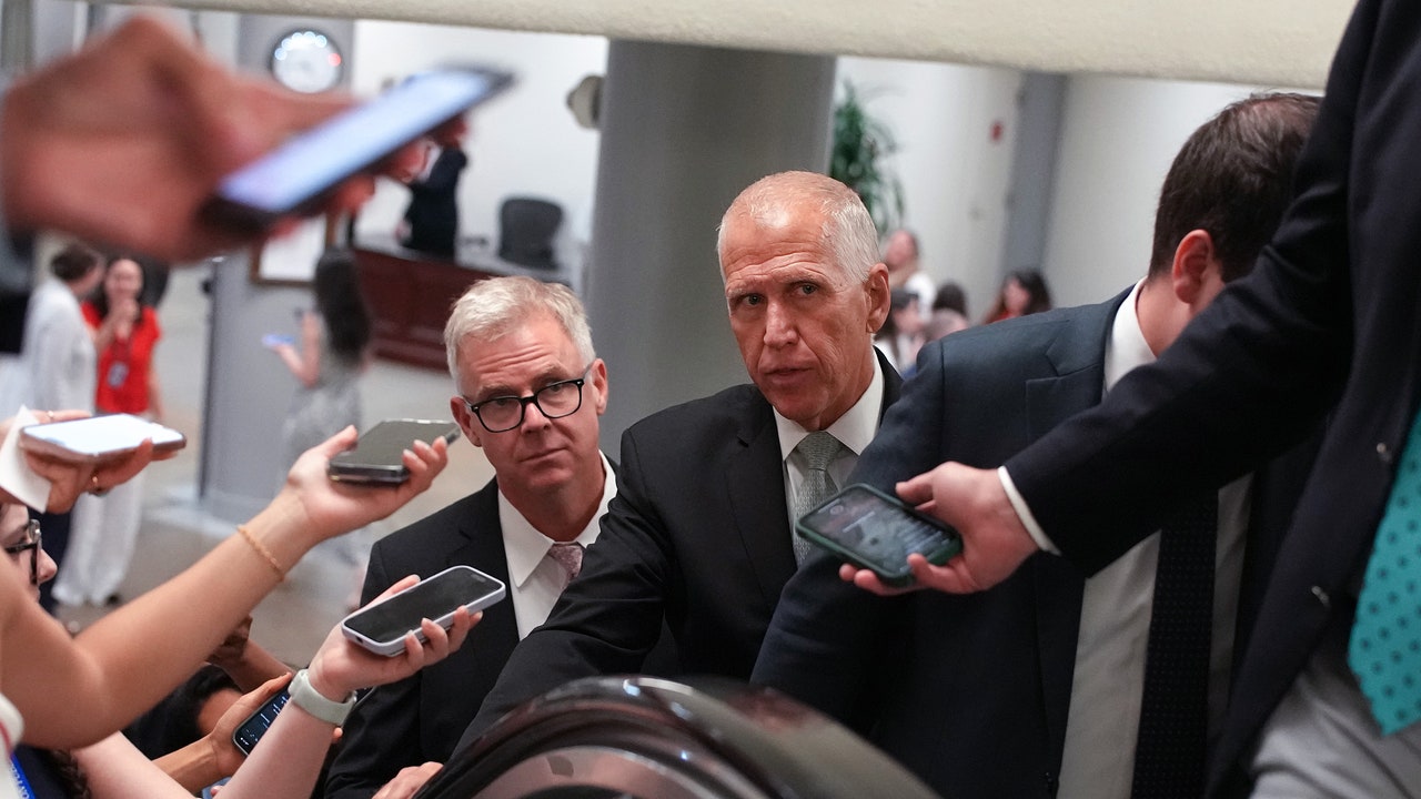 "הצעת החוק הגדולה והיפה של הנשיא דונלד טראמפ" נגמר במהירות לפני המועד האחרון שלו ל -4 ביולי