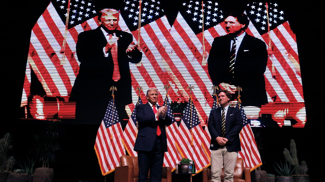 דונלד טראמפ - טאקר קרלסון סכיזם וסוף "אמריקה ראשונה"