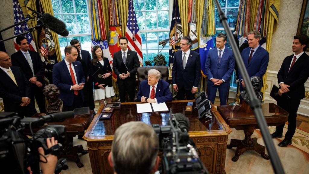 טראמפ חושב שהאוטופן הוא רע רק כשבידן עושה את זה