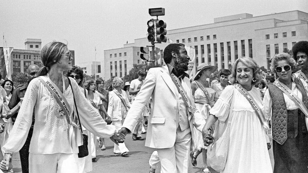 מדוע עלינו להתקדם באמריקה שלאחר רואה