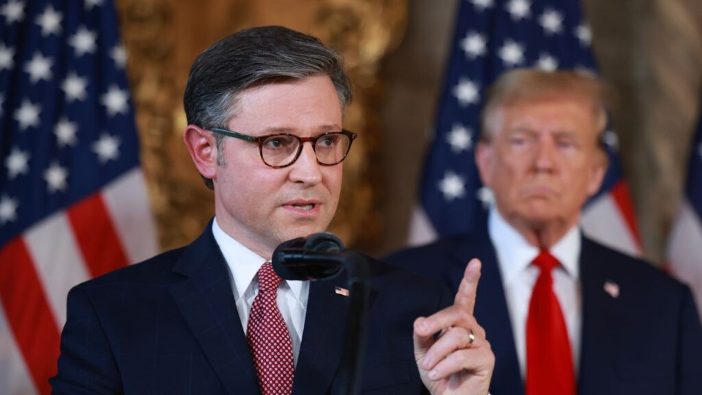 מייק ג'ונסון לא יגיד אם יש לעצור את גאווין ניוסום, יגיד כי מושל קליפורניה צריך להיות "מכובד ונוצות" נוצות "