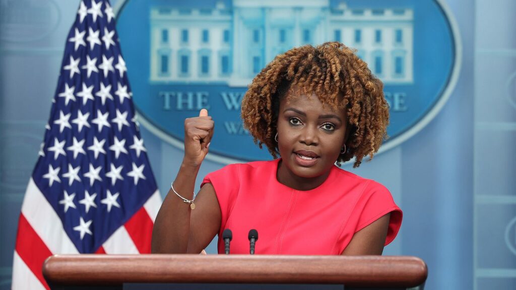 קארין ז'אן-פייר, מזכירת הדחיסה לשעבר של ג'ו ביידן, קוראת לדמוקרטים לתעלות את המפלגה הדמוקרטית