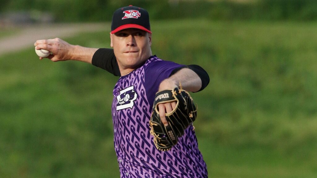 קנקן ליגה מינורי מוביל את האישום להדיח את ג'וני ארנסט