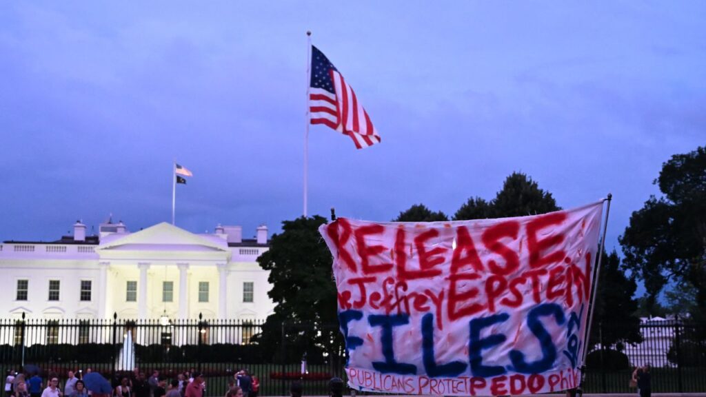 דונלד טראמפ תובע את כתבי וול סטריט ג'ורנל, רופרט מרדוק תמורת 10 מיליארד דולר על מכתב אפשטיין "מזויף"