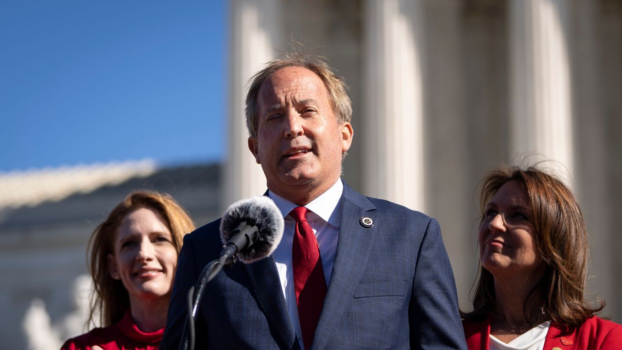 "באמת דוחה ומגעיל": זה בטוח נשמע כאילו היועץ המשפטי לממשלה בטקסס עשה משהו ממש רע